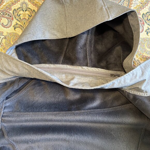 Cloudveil Light Grey Mid-Thigh Jacket - Size Small to Medium - Picture 9 of 14